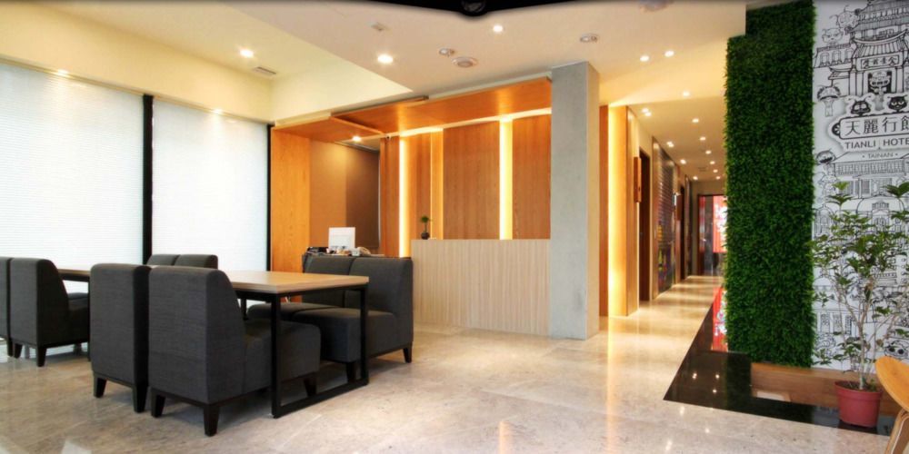 Tianli Hotel Тайнань Екстер'єр фото