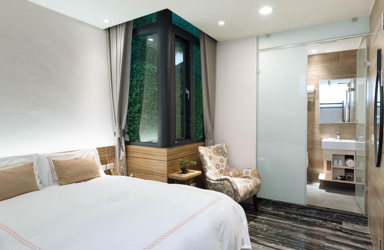 Tianli Hotel Тайнань Екстер'єр фото