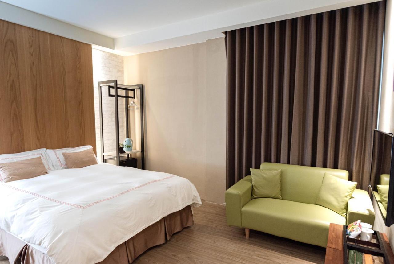 Tianli Hotel Тайнань Екстер'єр фото